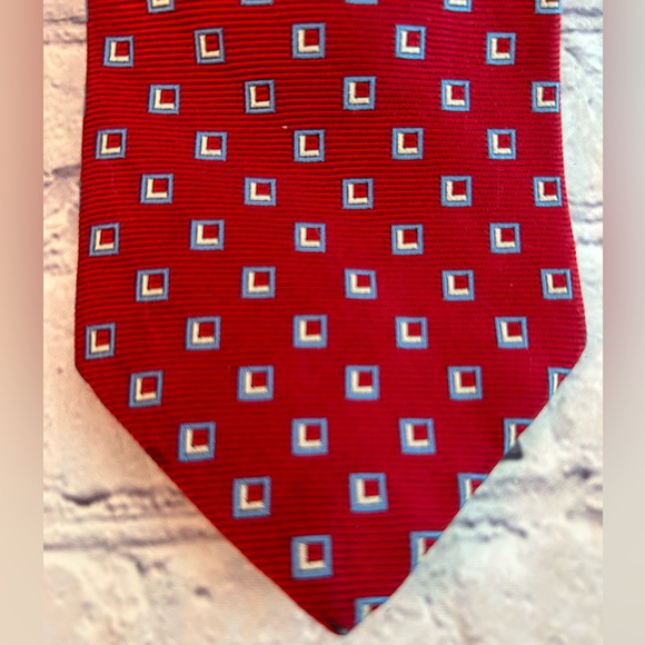 BROOKS BROTHERS MAKERS MENS RED/BLUE/YELLOW PATTERN SILK TIE - Picture 8 of 8